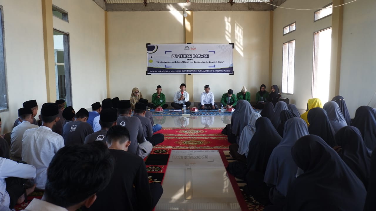 Puluhan Santri di Pangkep Antusias Ikuti Pelatihan Dakwah yang Digelar Mahasiswa Manajemen Dakwah UIN Alauddin 